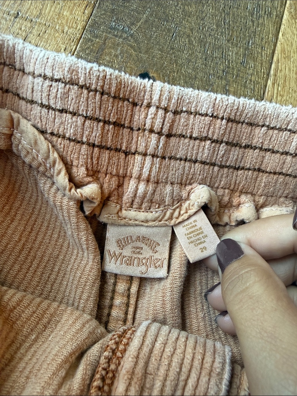 Wrangler Peach Corduroy High-Rise Women's Shorts - Picture 4 of 5
